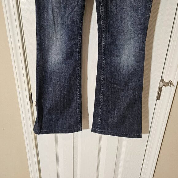 Guess Jeans - Foxy Flare With Peace Sign - Size 13M - 29x30.5 - Picture 5 of 12